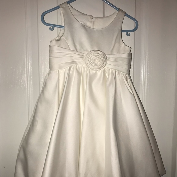 David's Bridal Other - Flower girl dress size 2T